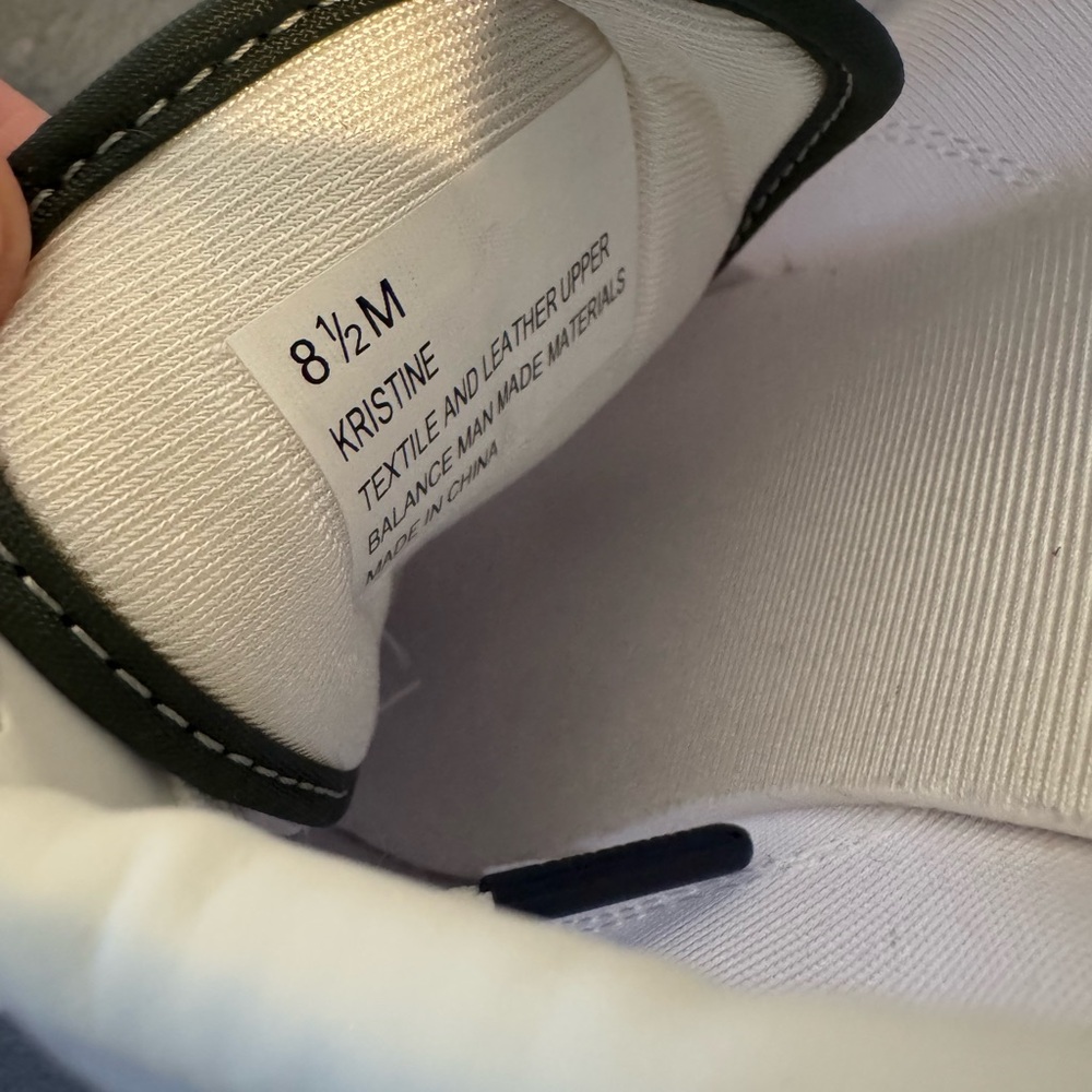 Women’s 8.5 Tretorn sneakers - Picture 6 of 6